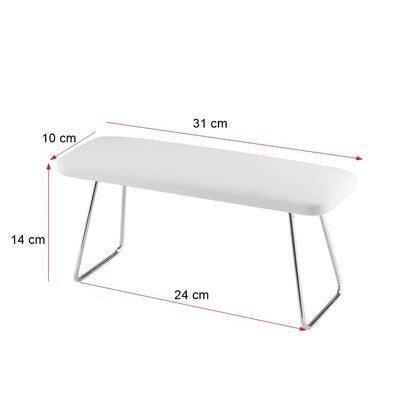 Momo 4-M hand rest in use during a manicure