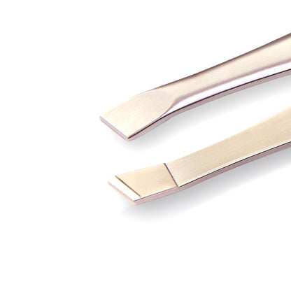 Nghia T-09 tweezers angled tip detail