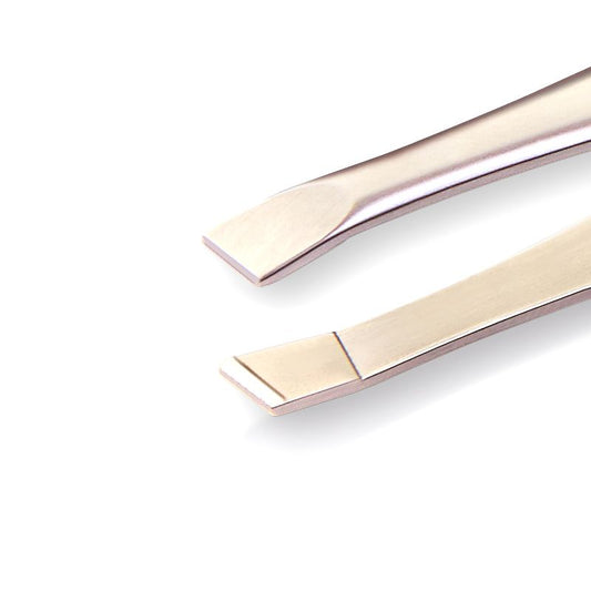 Nghia T-09 tweezers angled tip detail